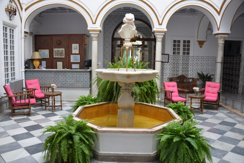 Hotel Simon's central courtyard looking toward the front entrance.